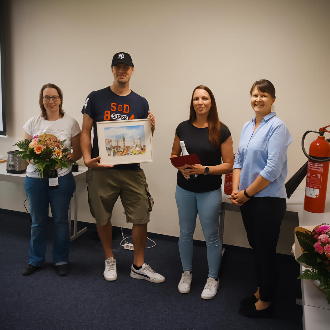 Wir gratulieren Frau Bandt zu 15 Jahren sowie Frau Liebetrau und Herrn Kober zu je 10 Jahren im Team Edelacker